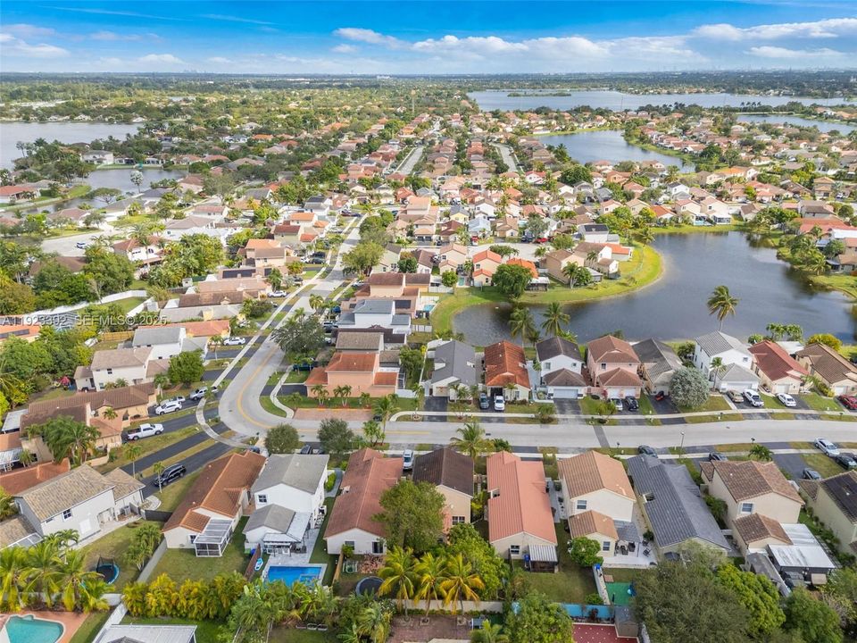 En Venta: $550,000 (3 camas, 2 baños, 1568 Pies cuadrados)