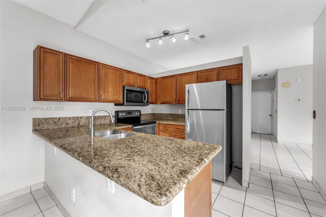 En Venta: $550,000 (3 camas, 2 baños, 1568 Pies cuadrados)