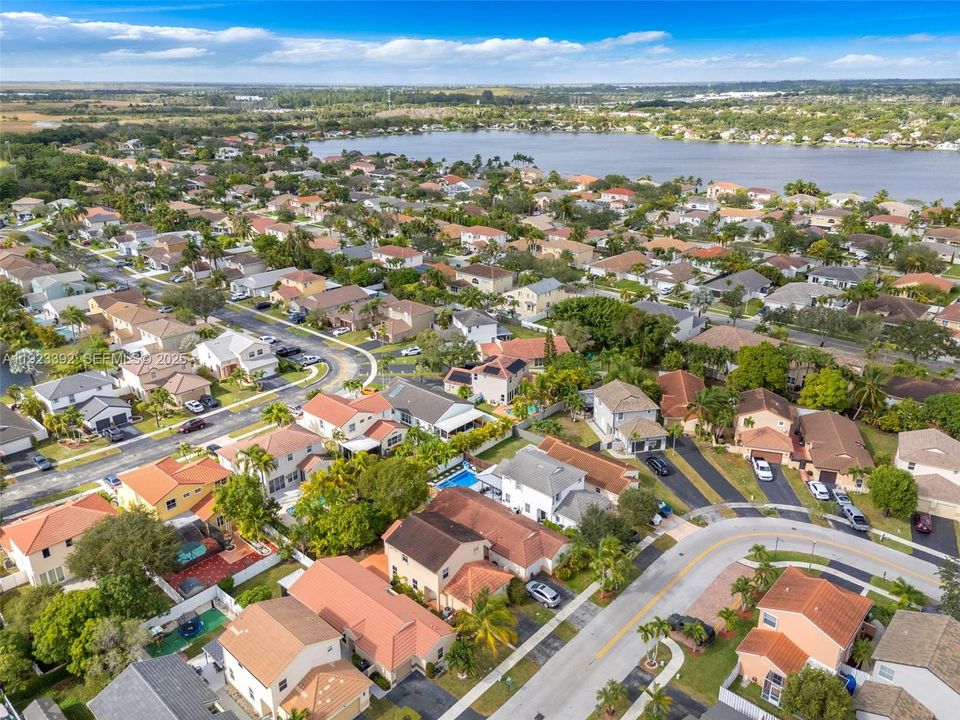 En Venta: $550,000 (3 camas, 2 baños, 1568 Pies cuadrados)