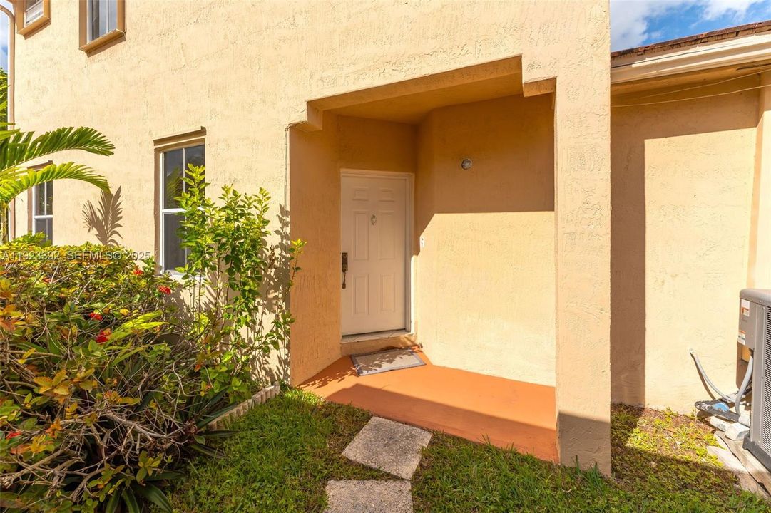 En Venta: $550,000 (3 camas, 2 baños, 1568 Pies cuadrados)