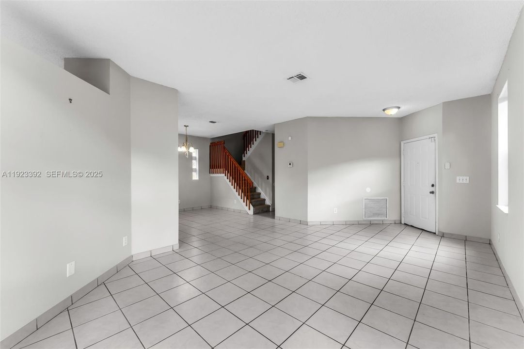 En Venta: $550,000 (3 camas, 2 baños, 1568 Pies cuadrados)