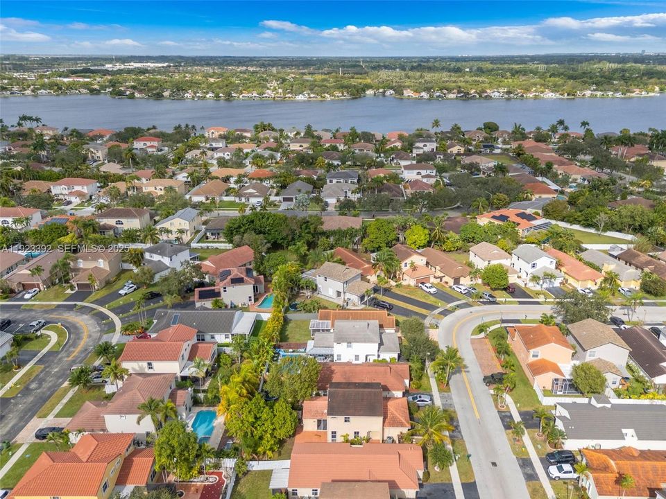 En Venta: $550,000 (3 camas, 2 baños, 1568 Pies cuadrados)