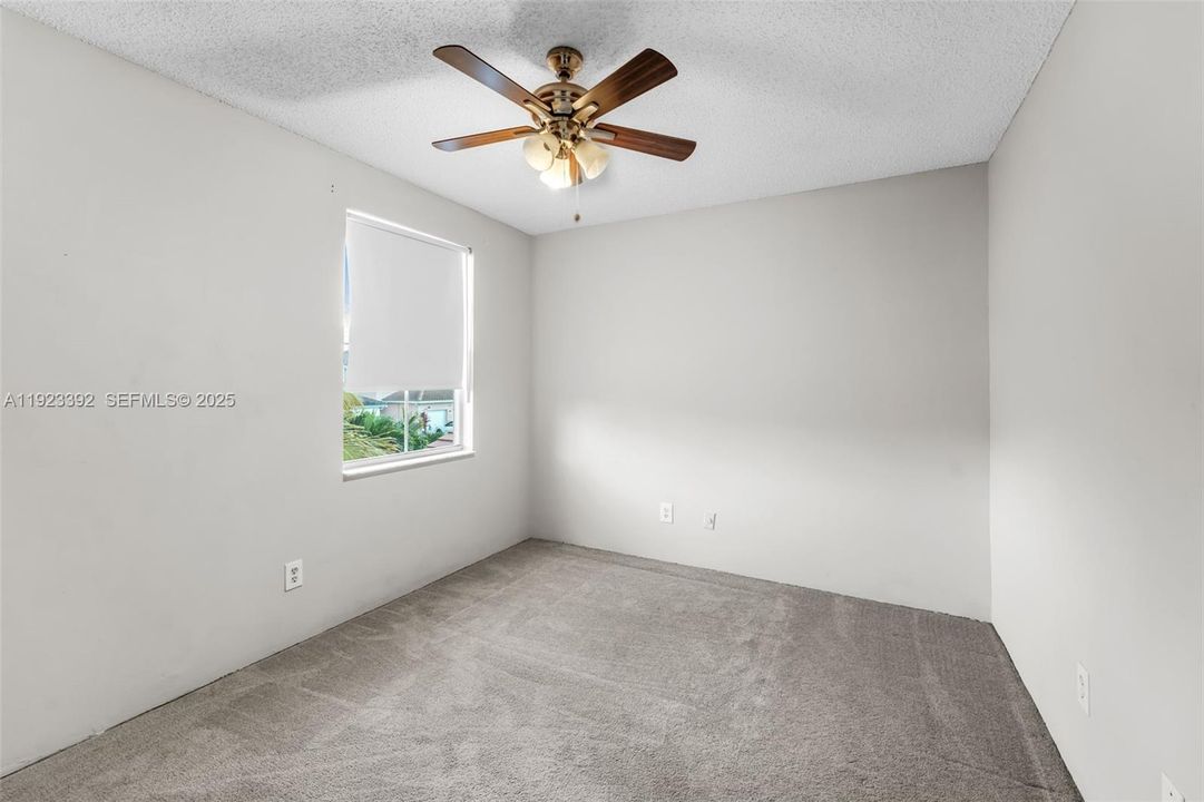 En Venta: $550,000 (3 camas, 2 baños, 1568 Pies cuadrados)