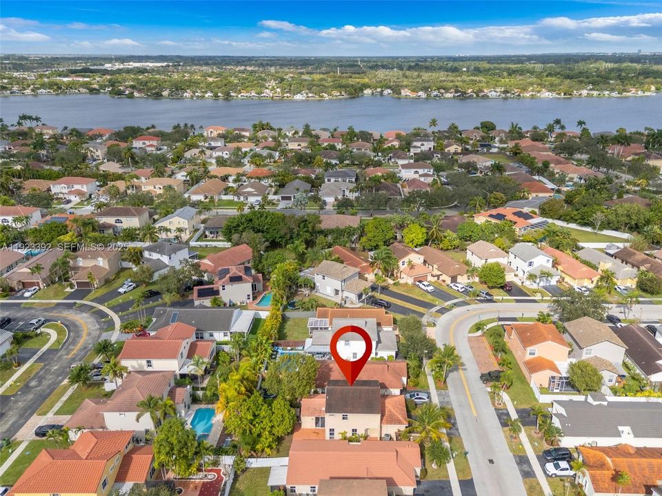 En Venta: $550,000 (3 camas, 2 baños, 1568 Pies cuadrados)