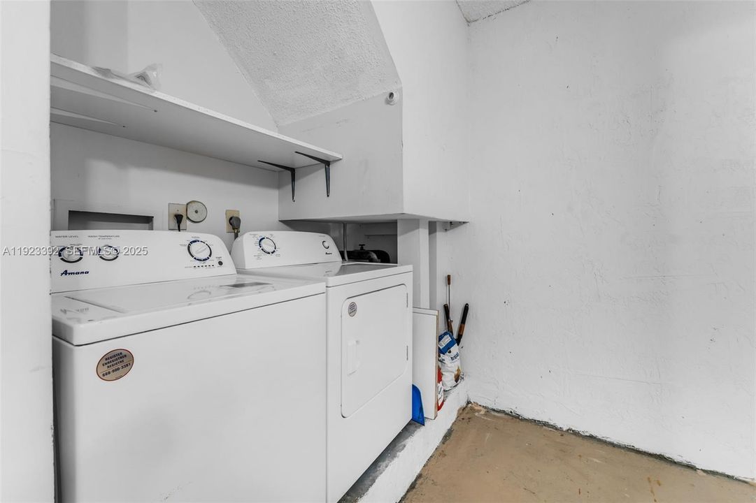 En Venta: $550,000 (3 camas, 2 baños, 1568 Pies cuadrados)