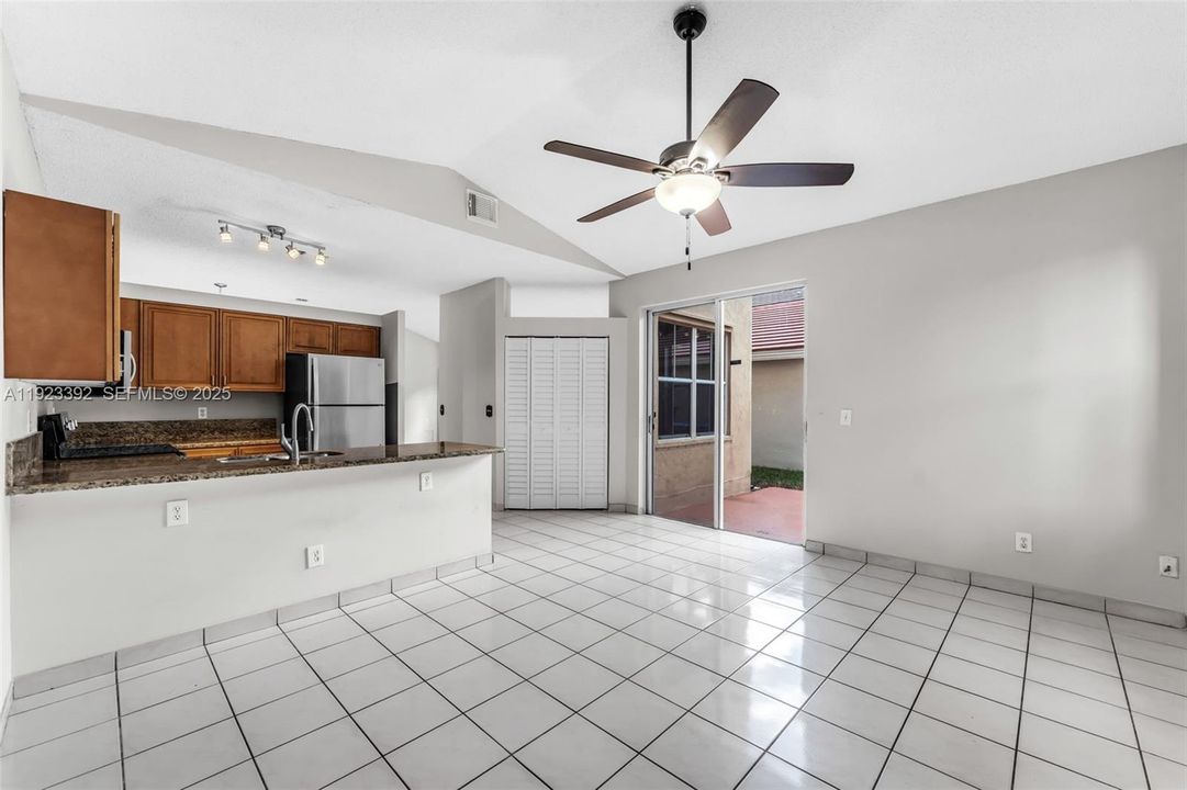 En Venta: $550,000 (3 camas, 2 baños, 1568 Pies cuadrados)