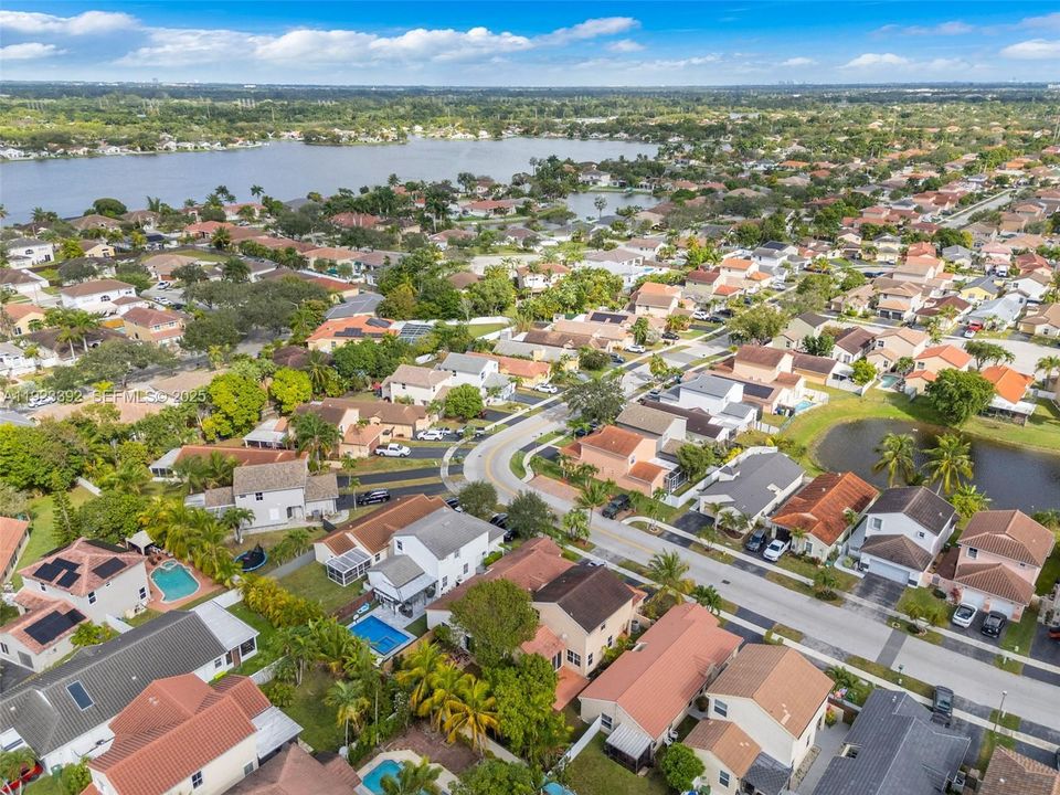 En Venta: $550,000 (3 camas, 2 baños, 1568 Pies cuadrados)