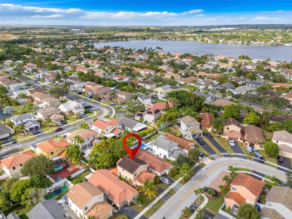 En Venta: $550,000 (3 camas, 2 baños, 1568 Pies cuadrados)