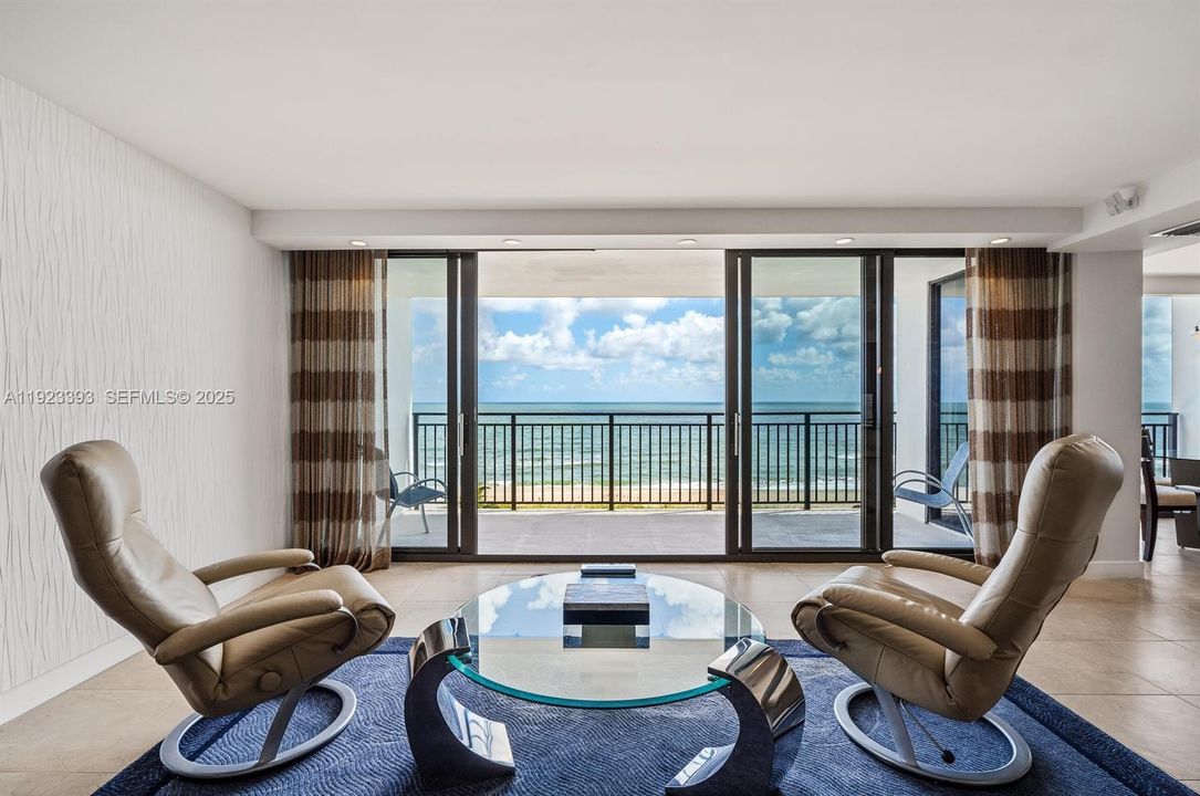 For Sale: $1,385,000 (2 beds, 2 baths, 1597 Square Feet)