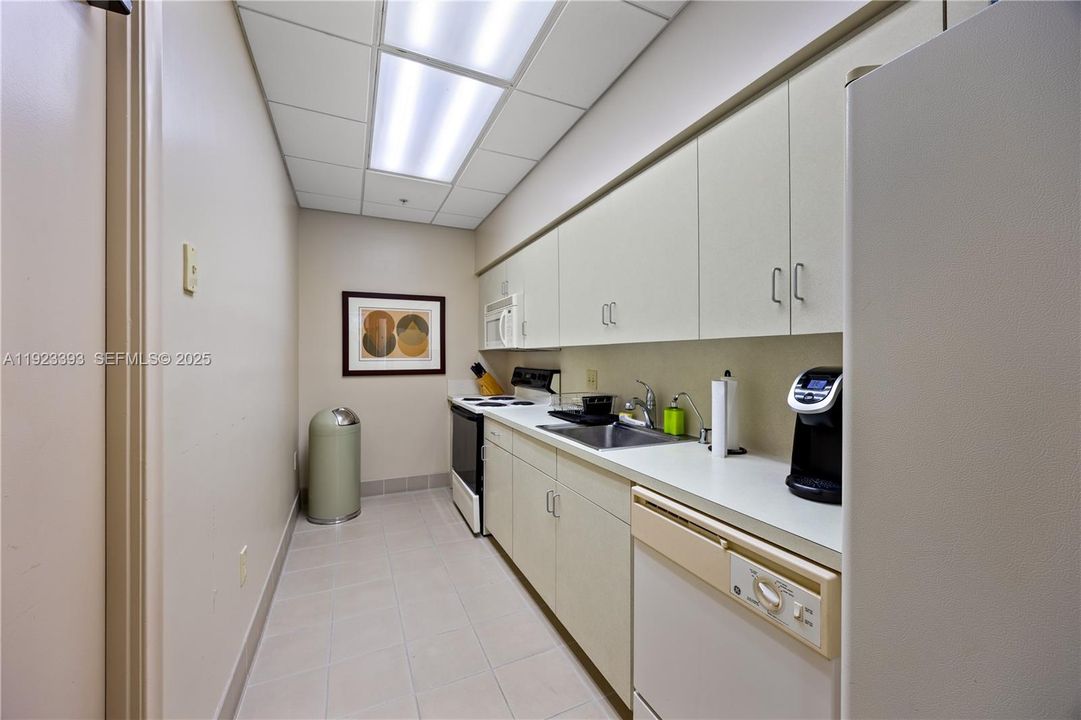 待售: $1,385,000 (2 贝兹, 2 浴室, 1597 平方英尺)