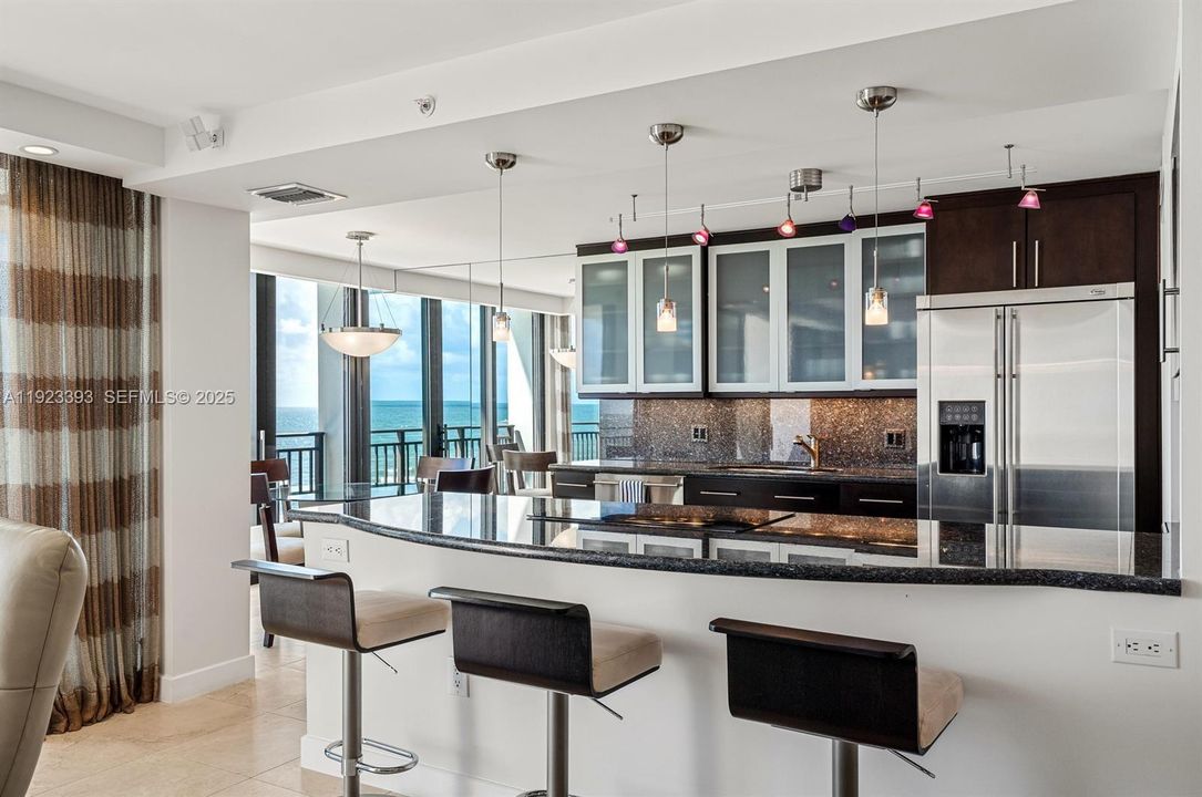 For Sale: $1,385,000 (2 beds, 2 baths, 1597 Square Feet)