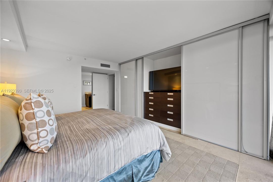 待售: $1,385,000 (2 贝兹, 2 浴室, 1597 平方英尺)