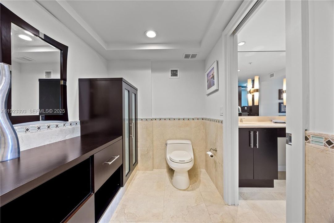 待售: $1,385,000 (2 贝兹, 2 浴室, 1597 平方英尺)