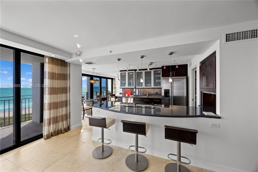 待售: $1,385,000 (2 贝兹, 2 浴室, 1597 平方英尺)