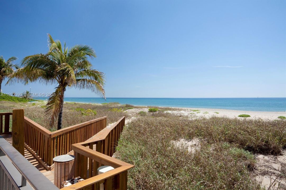 For Sale: $1,385,000 (2 beds, 2 baths, 1597 Square Feet)