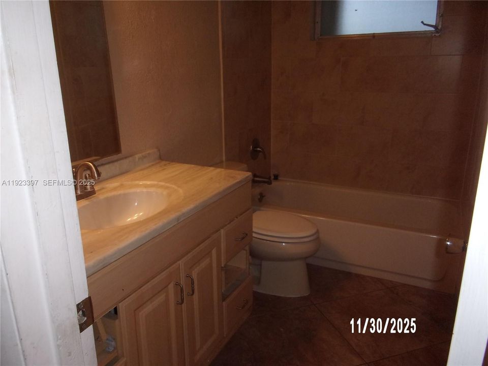 На продажу: $349,900 (3 спален, 2 ванн, 1164 Квадратных фут)