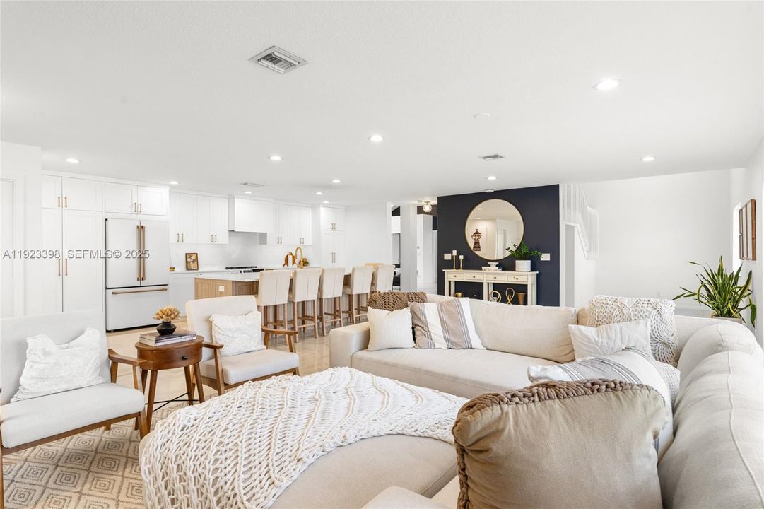 For Sale: $915,000 (5 beds, 3 baths, 3215 Square Feet)