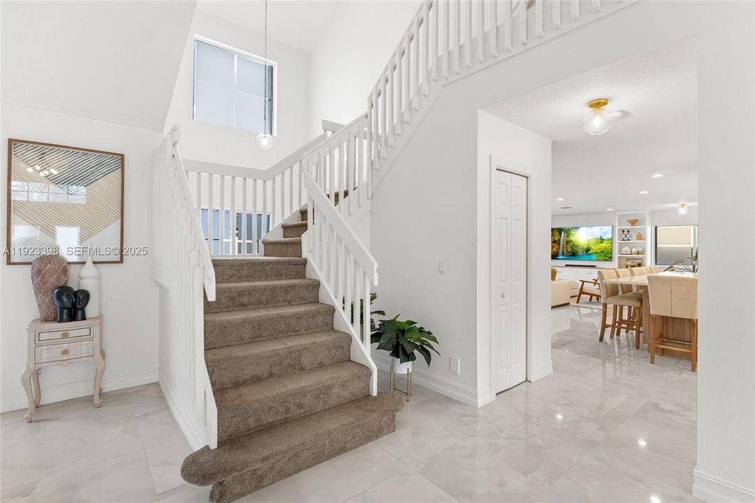 For Sale: $915,000 (5 beds, 3 baths, 3215 Square Feet)