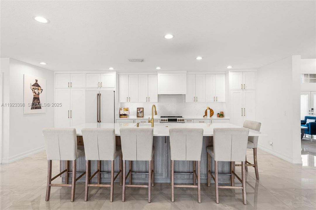 For Sale: $915,000 (5 beds, 3 baths, 3215 Square Feet)