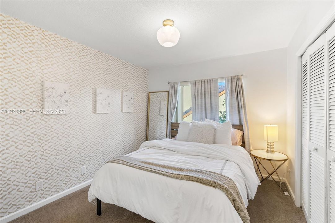 For Sale: $915,000 (5 beds, 3 baths, 3215 Square Feet)