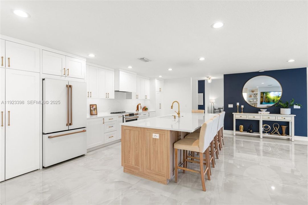 For Sale: $915,000 (5 beds, 3 baths, 3215 Square Feet)