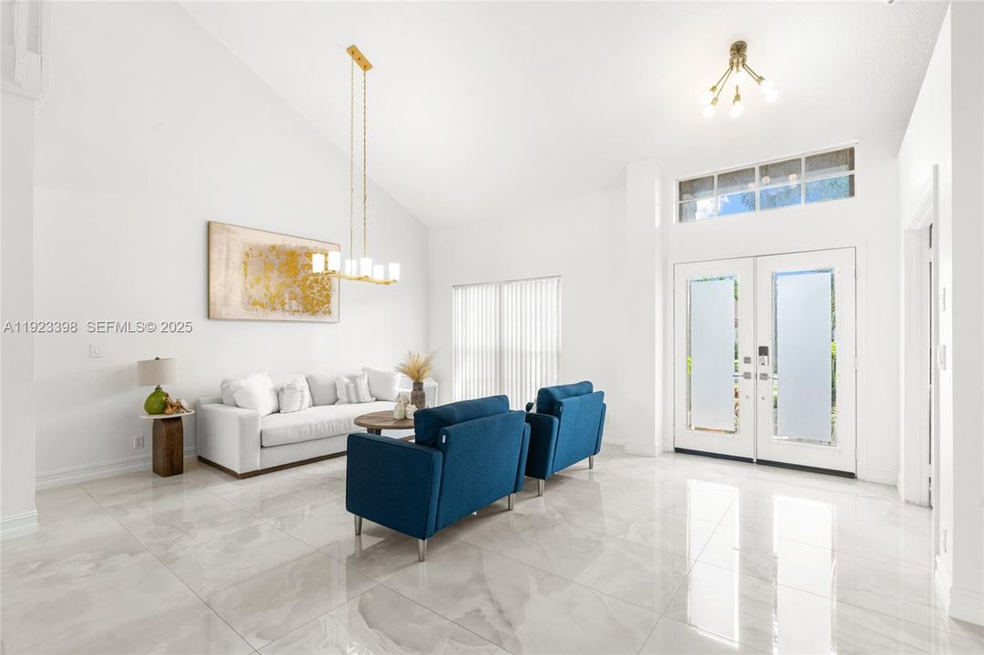 For Sale: $915,000 (5 beds, 3 baths, 3215 Square Feet)