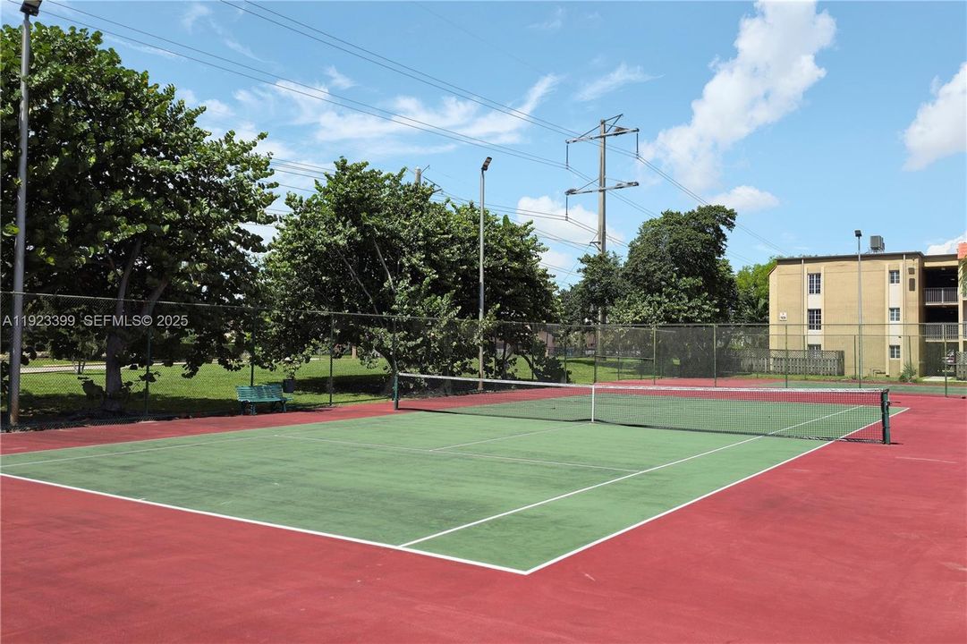 For Rent: $2,250 (2 beds, 2 baths, 1040 Square Feet)