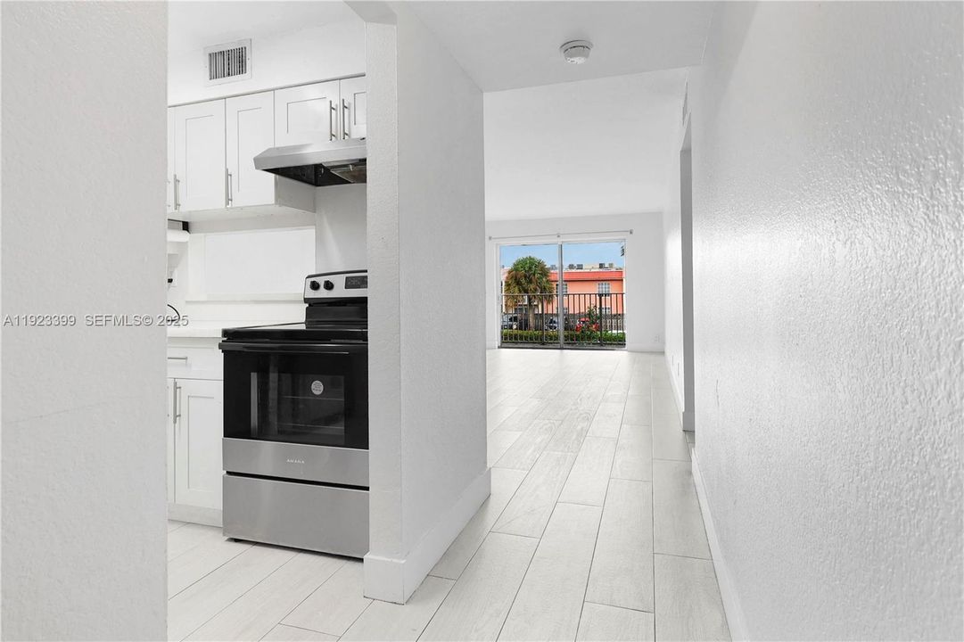 For Rent: $2,250 (2 beds, 2 baths, 1040 Square Feet)