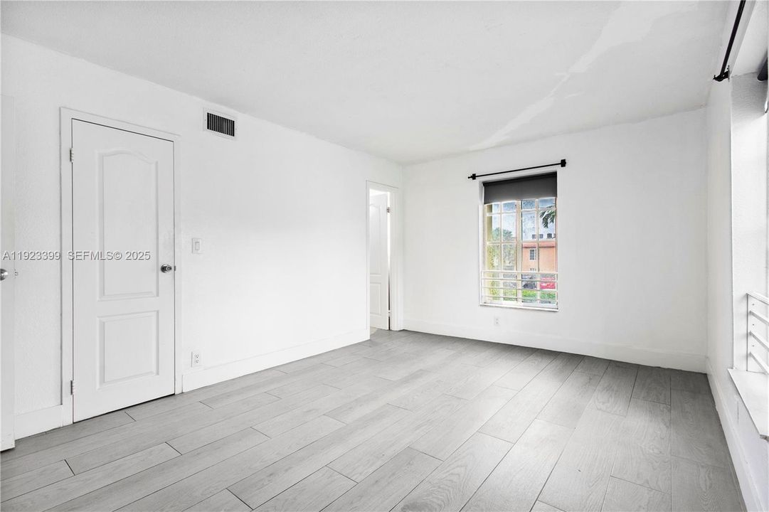 For Rent: $2,250 (2 beds, 2 baths, 1040 Square Feet)