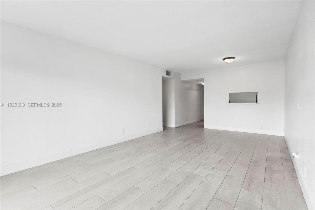 For Rent: $2,250 (2 beds, 2 baths, 1040 Square Feet)