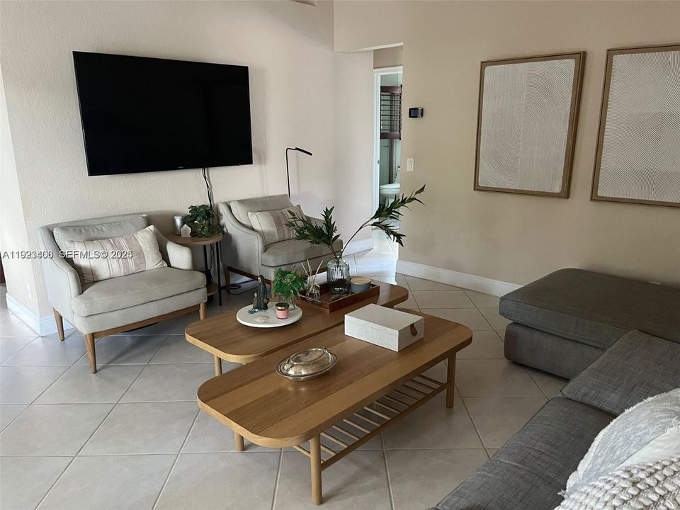 В аренду: $4,300 (3 спален, 2 ванн, 1347 Квадратных фут)