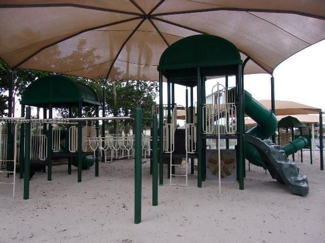 В аренду: $4,300 (3 спален, 2 ванн, 1347 Квадратных фут)