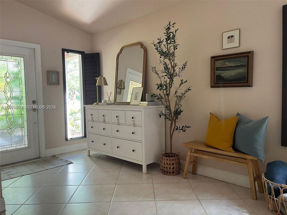 В аренду: $4,300 (3 спален, 2 ванн, 1347 Квадратных фут)