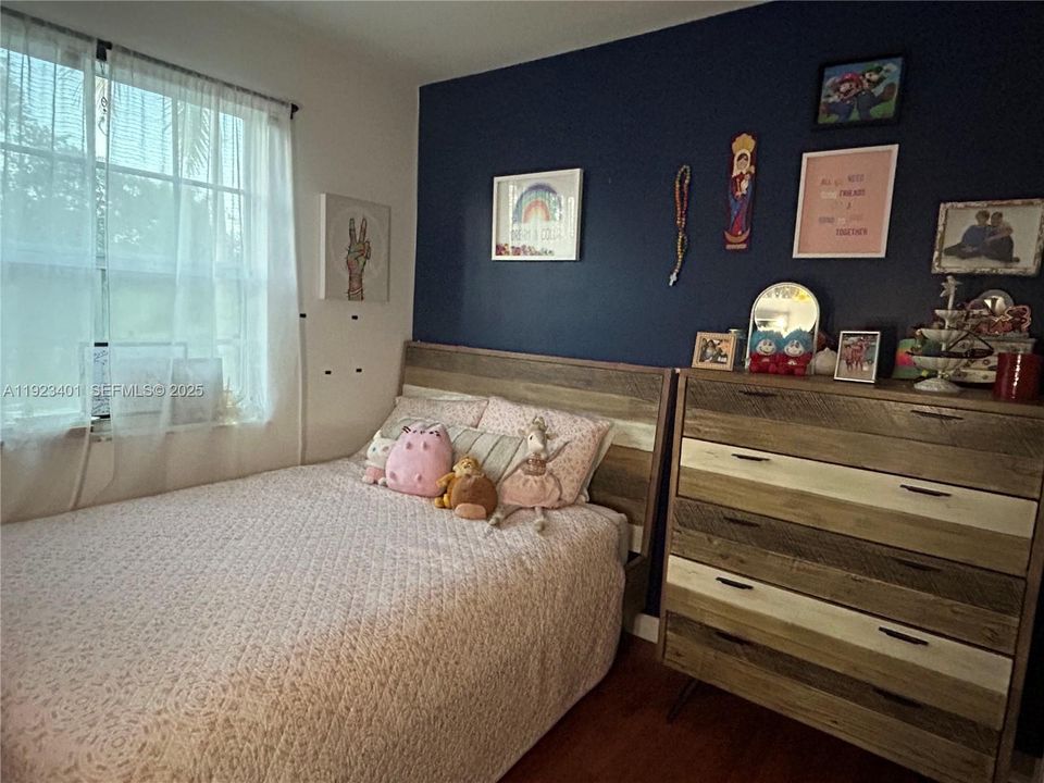 For Rent: $3,000 (3 beds, 2 baths, 1368 Square Feet)