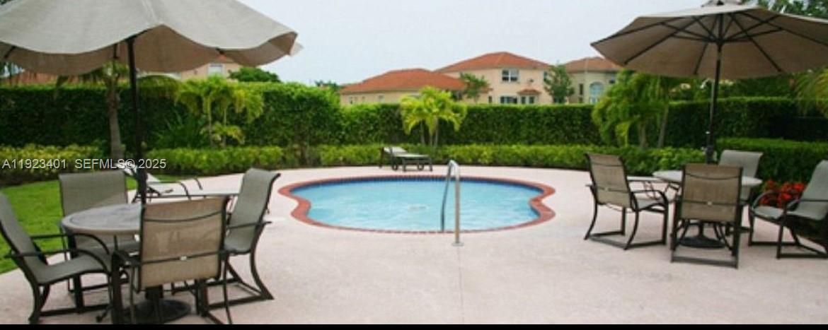 For Rent: $3,000 (3 beds, 2 baths, 1368 Square Feet)