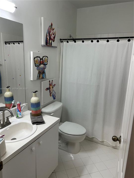 For Rent: $3,000 (3 beds, 2 baths, 1368 Square Feet)