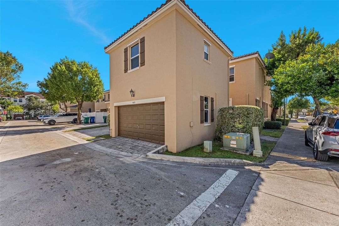 For Rent: $3,300 (4 beds, 3 baths, 2312 Square Feet)