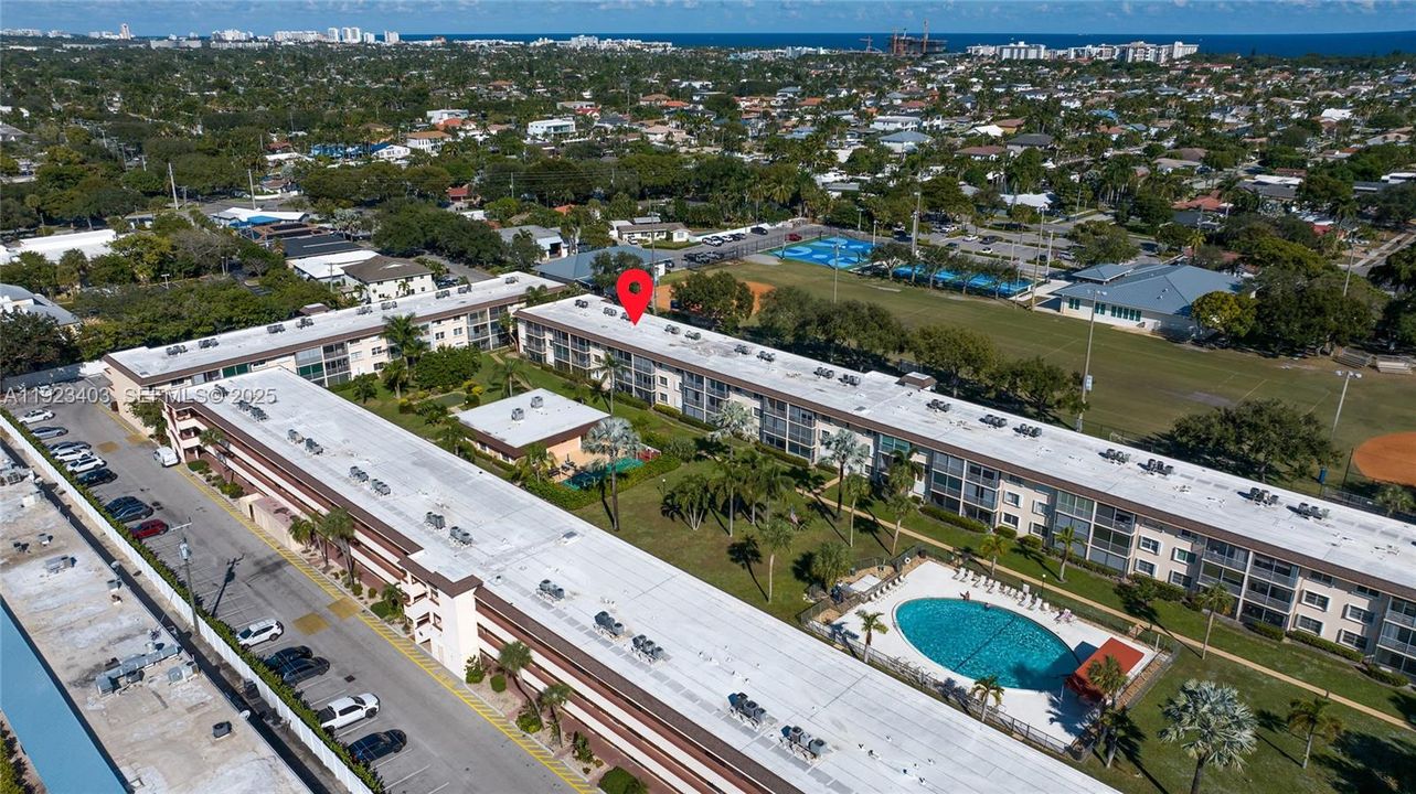 For Rent: $1,800 (2 beds, 2 baths, 984 Square Feet)