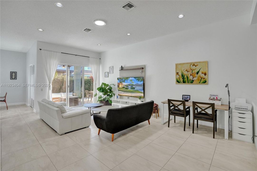 На продажу: $1,048,000 (4 спален, 2 ванн, 2674 Квадратных фут)