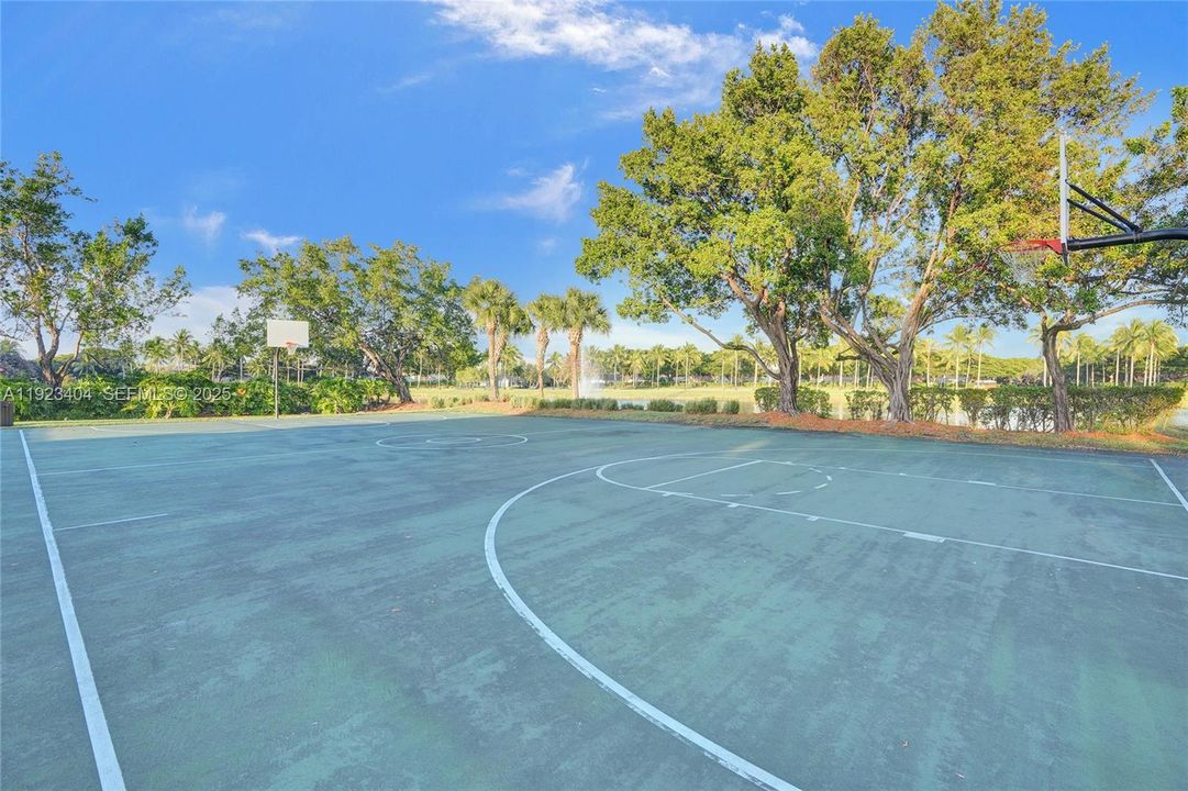 На продажу: $1,048,000 (4 спален, 2 ванн, 2674 Квадратных фут)