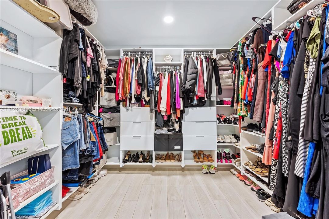 待售: $2,535,000 (4 贝兹, 5 浴室, 4887 平方英尺)