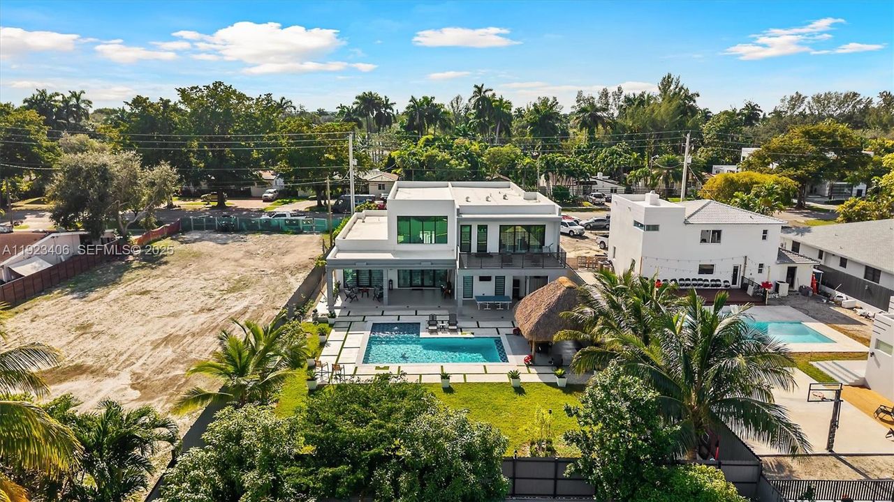 待售: $2,535,000 (4 贝兹, 5 浴室, 4887 平方英尺)