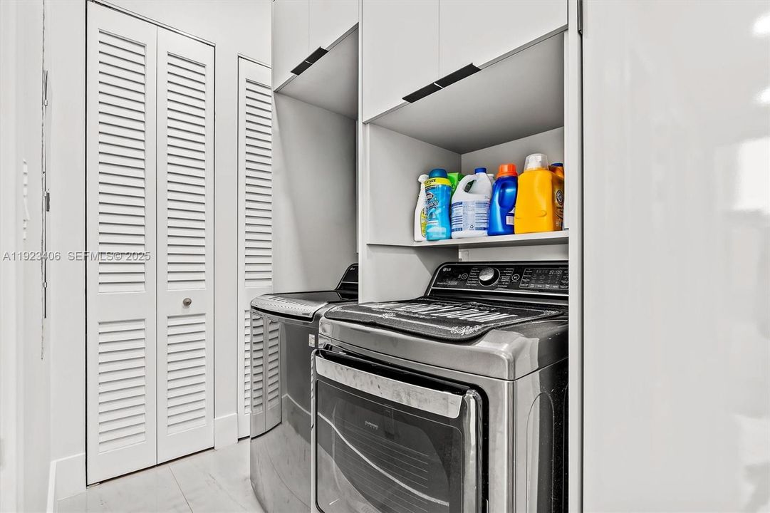 待售: $2,535,000 (4 贝兹, 5 浴室, 4887 平方英尺)