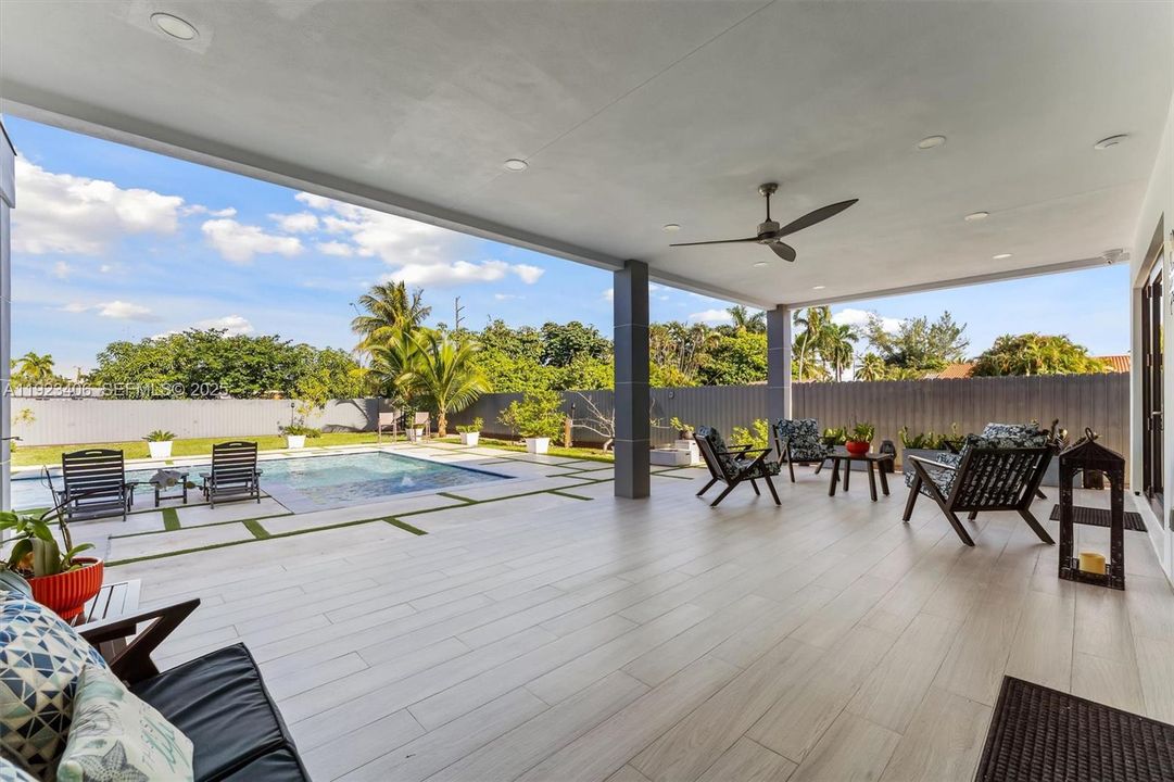 待售: $2,535,000 (4 贝兹, 5 浴室, 4887 平方英尺)