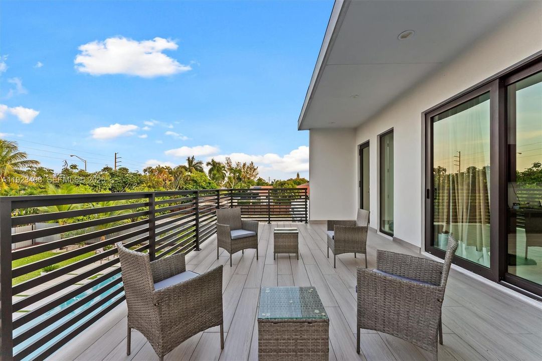 待售: $2,535,000 (4 贝兹, 5 浴室, 4887 平方英尺)