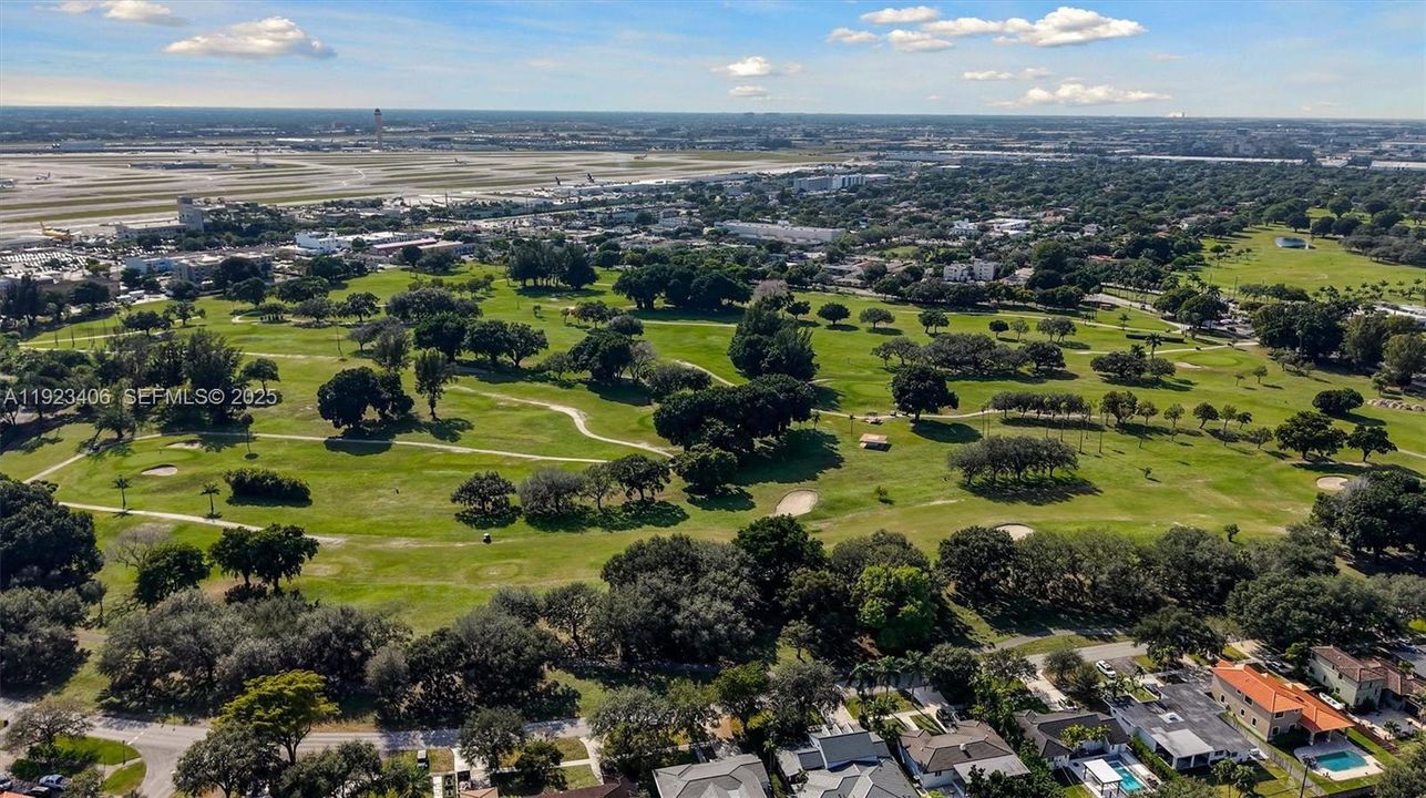 待售: $2,535,000 (4 贝兹, 5 浴室, 4887 平方英尺)