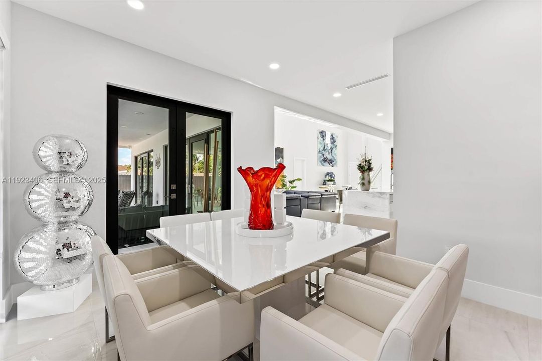 待售: $2,535,000 (4 贝兹, 5 浴室, 4887 平方英尺)