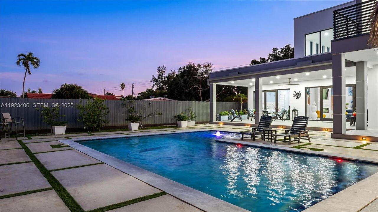 待售: $2,535,000 (4 贝兹, 5 浴室, 4887 平方英尺)