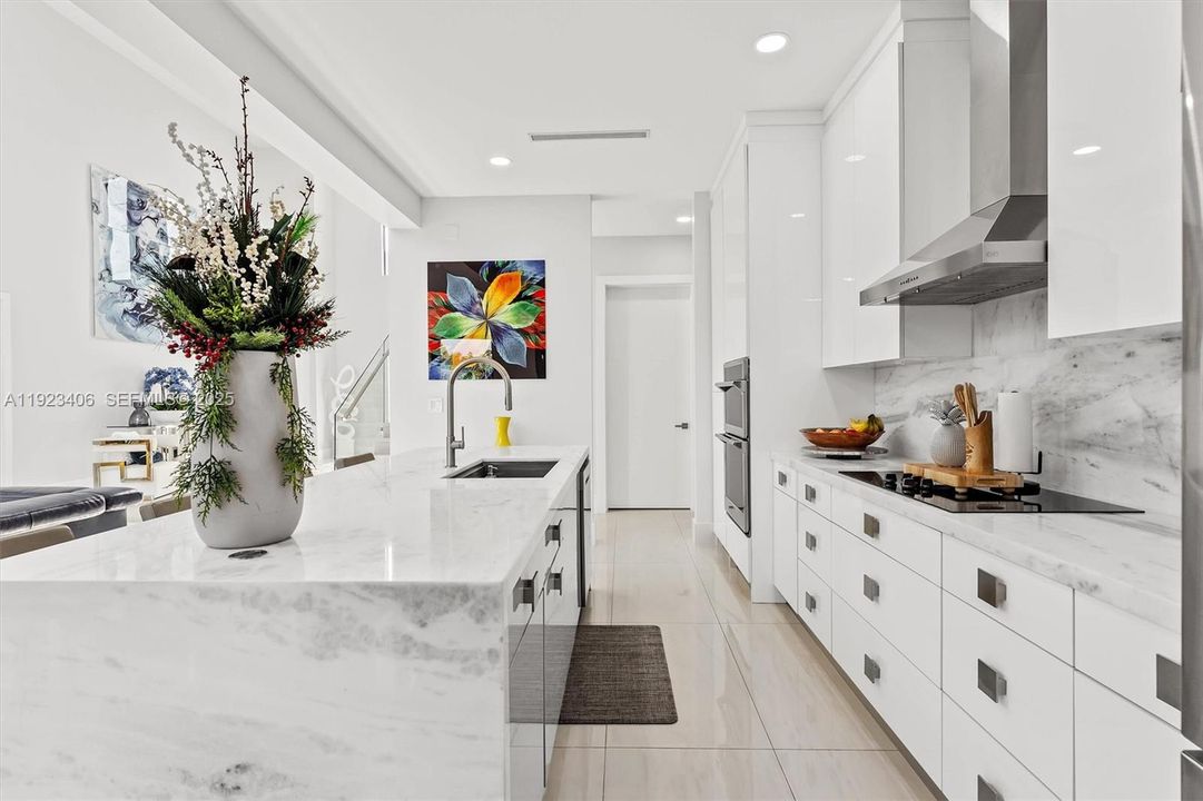 待售: $2,535,000 (4 贝兹, 5 浴室, 4887 平方英尺)