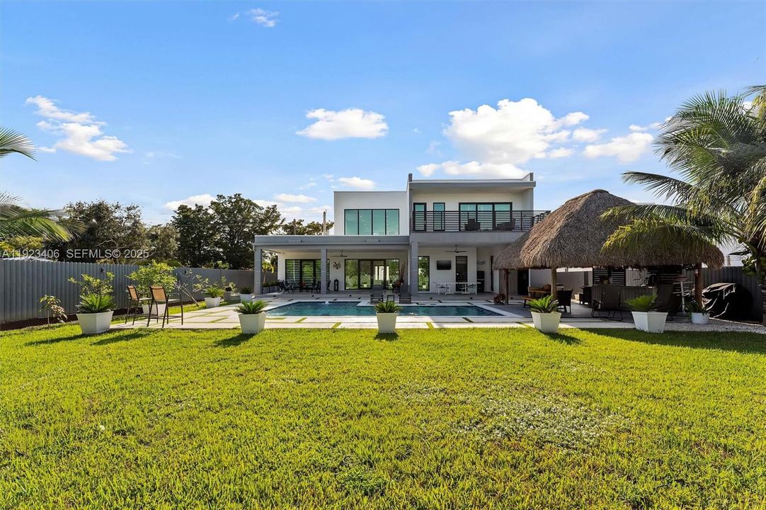 待售: $2,535,000 (4 贝兹, 5 浴室, 4887 平方英尺)